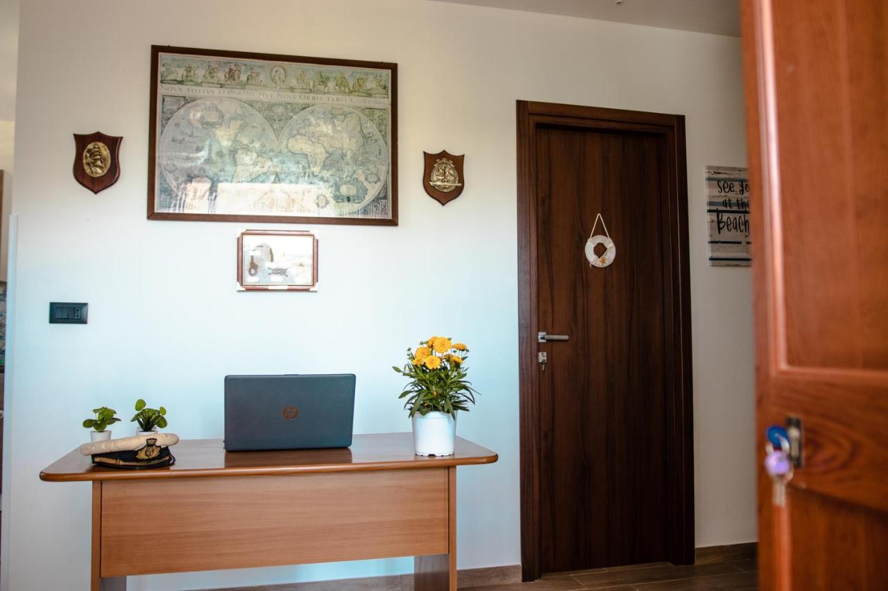 イーゾラ・デッレ・フェンミネ Casa Vespucci Bed & Breakfast エクステリア 写真